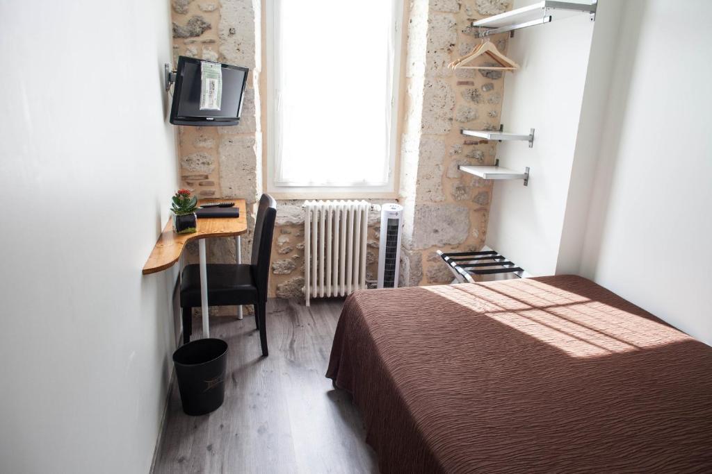 Hotel Henri IV Nérac Δωμάτιο φωτογραφία